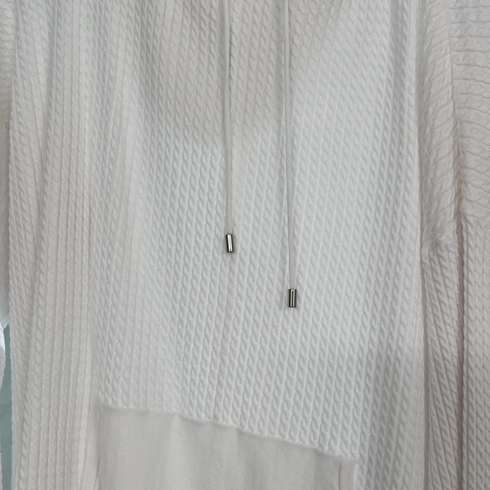 Danielle Bernstein While Cable Knot Pullover - image 2